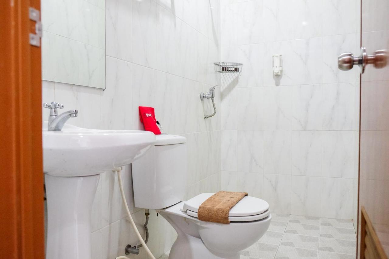 Reddoorz Plus Near Living World Pekanbaru Eksteriør billede